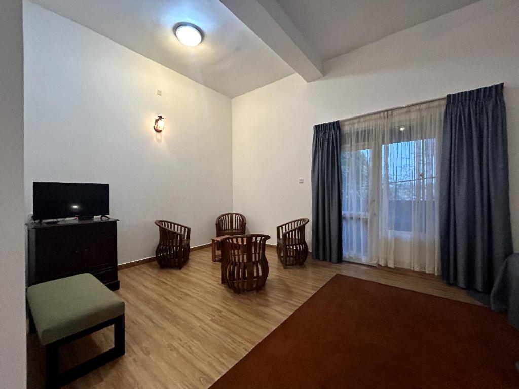 K And K Country Resort Minuwangoda Exterior photo