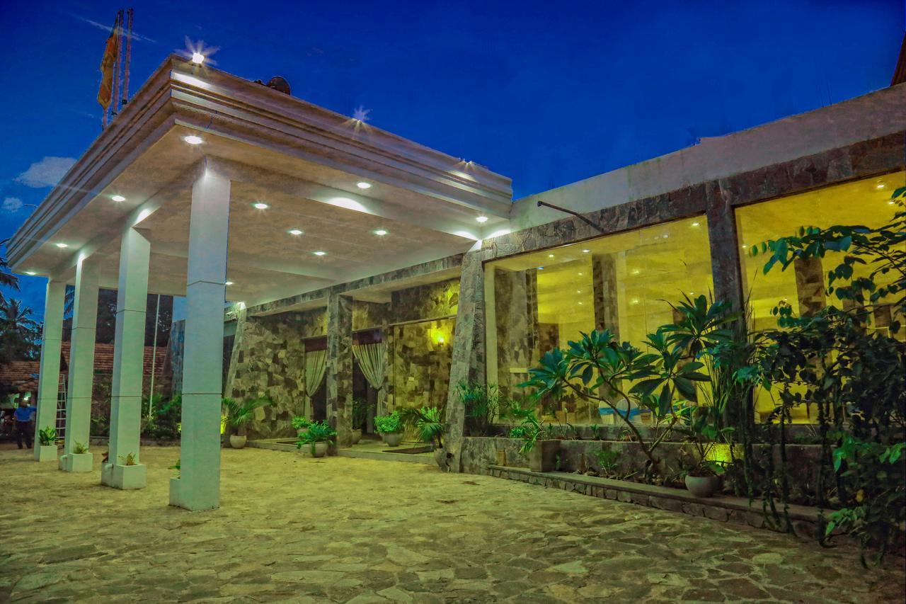 K And K Country Resort Minuwangoda Exterior photo