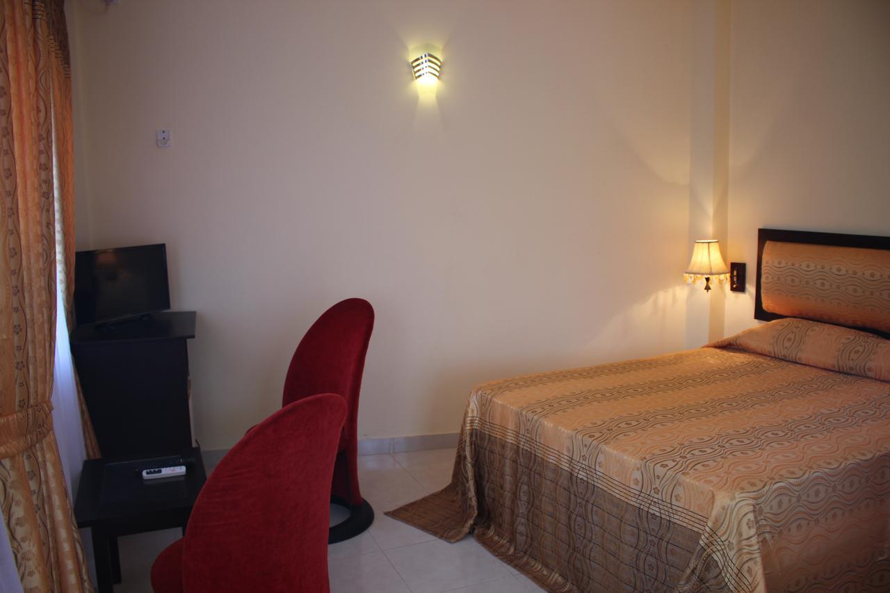 K And K Country Resort Minuwangoda Exterior photo